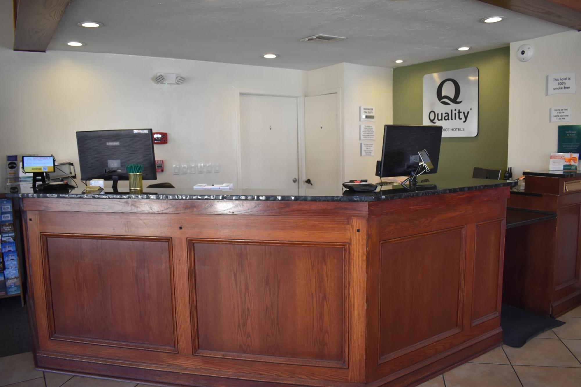 Quality & Garden Of The Gods Hotel 3*