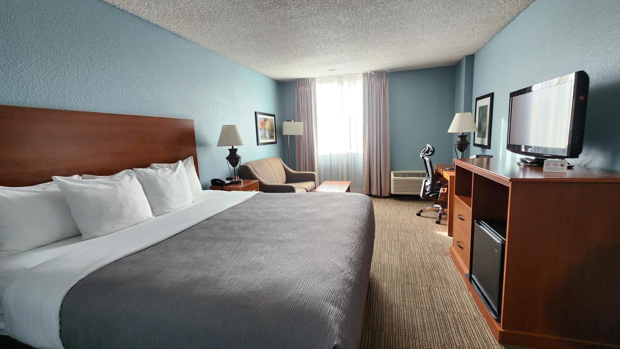 Quality & Garden Of The Gods Hotel