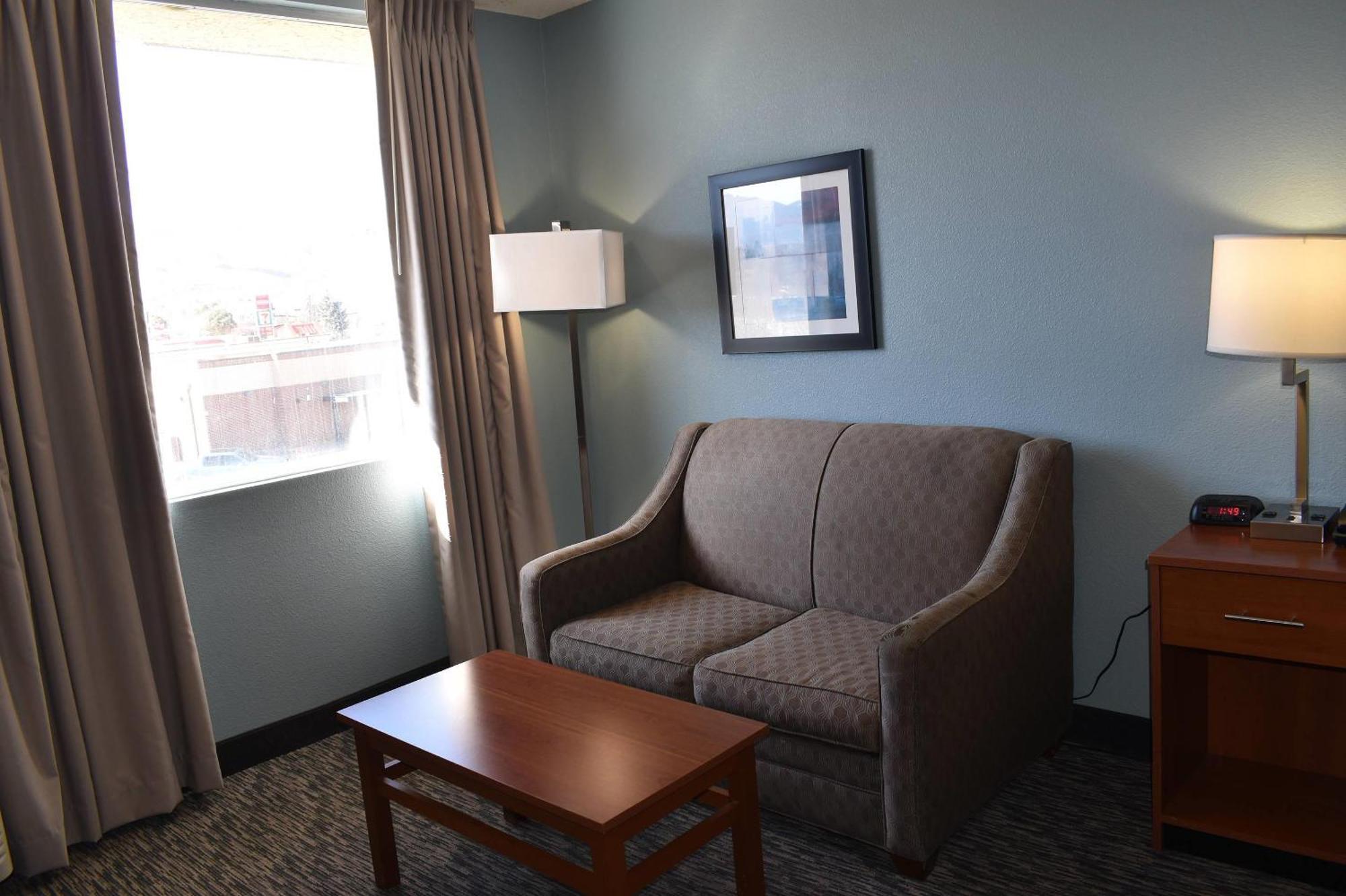 Quality & Garden Of The Gods Hotel