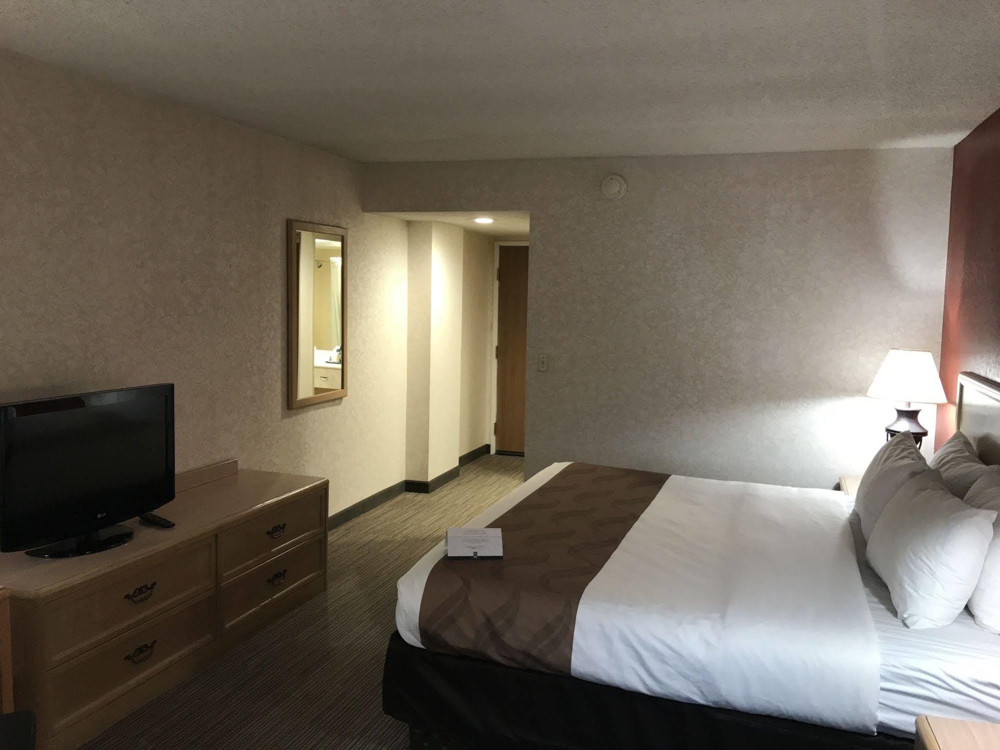 Hotel Quality & Garden Of The Gods 3*